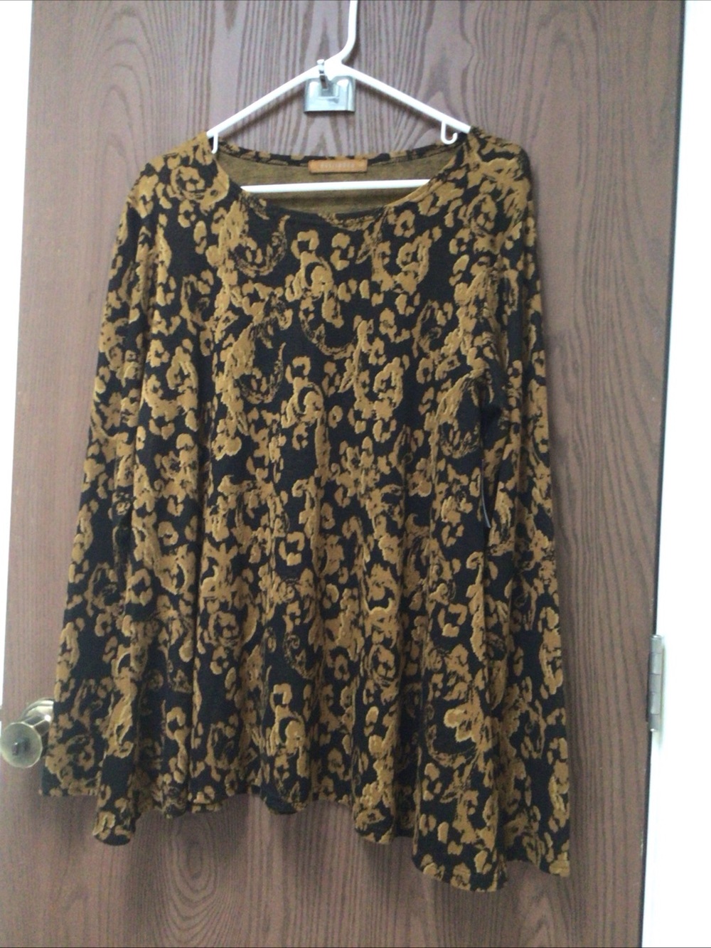 cut loose Black and Mustard Floral Long Sleeve Top, Baroque print, sz L